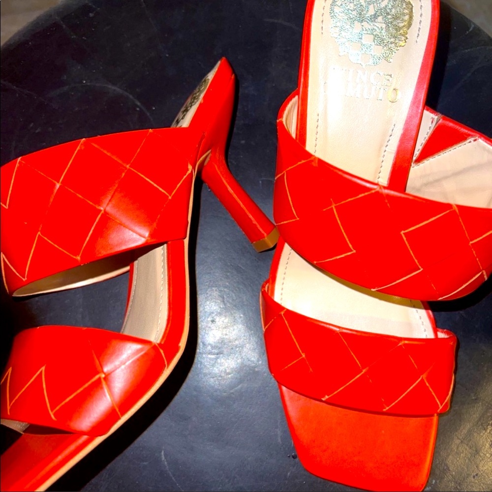 Braided sandal Vince Camuto quilted 8 medium New heels